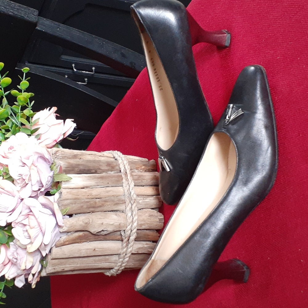 SALVATORE FERRAGAMO HEELS
